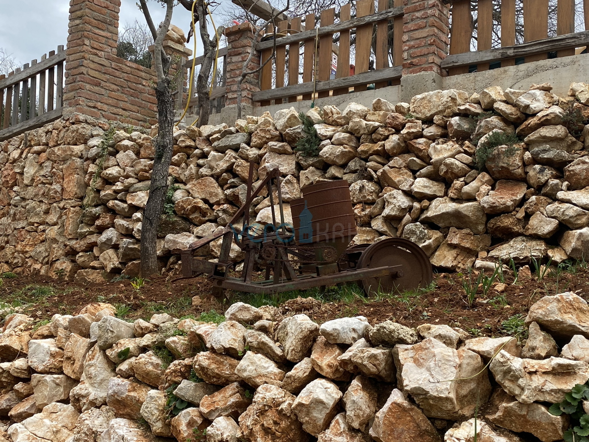Dobrinj, dintorni, Casa indipendente con piscina e ampio giardino, in vendita