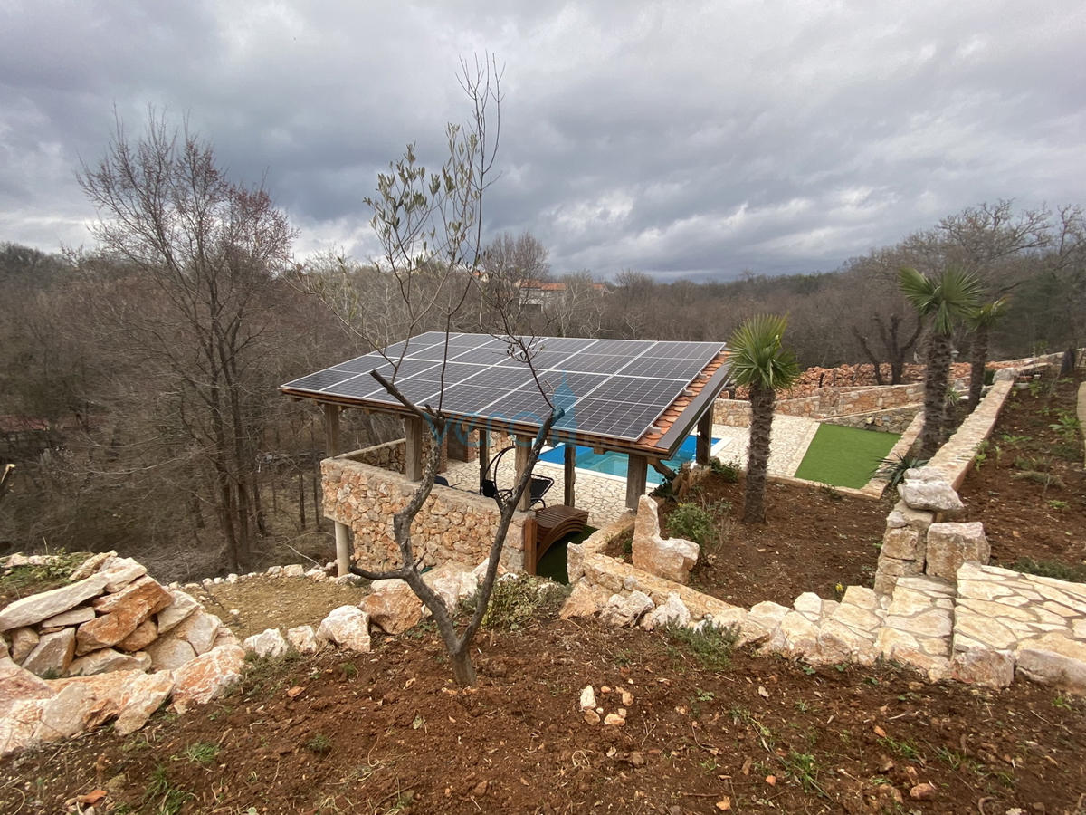 Dobrinj, dintorni, Casa indipendente con piscina e ampio giardino, in vendita