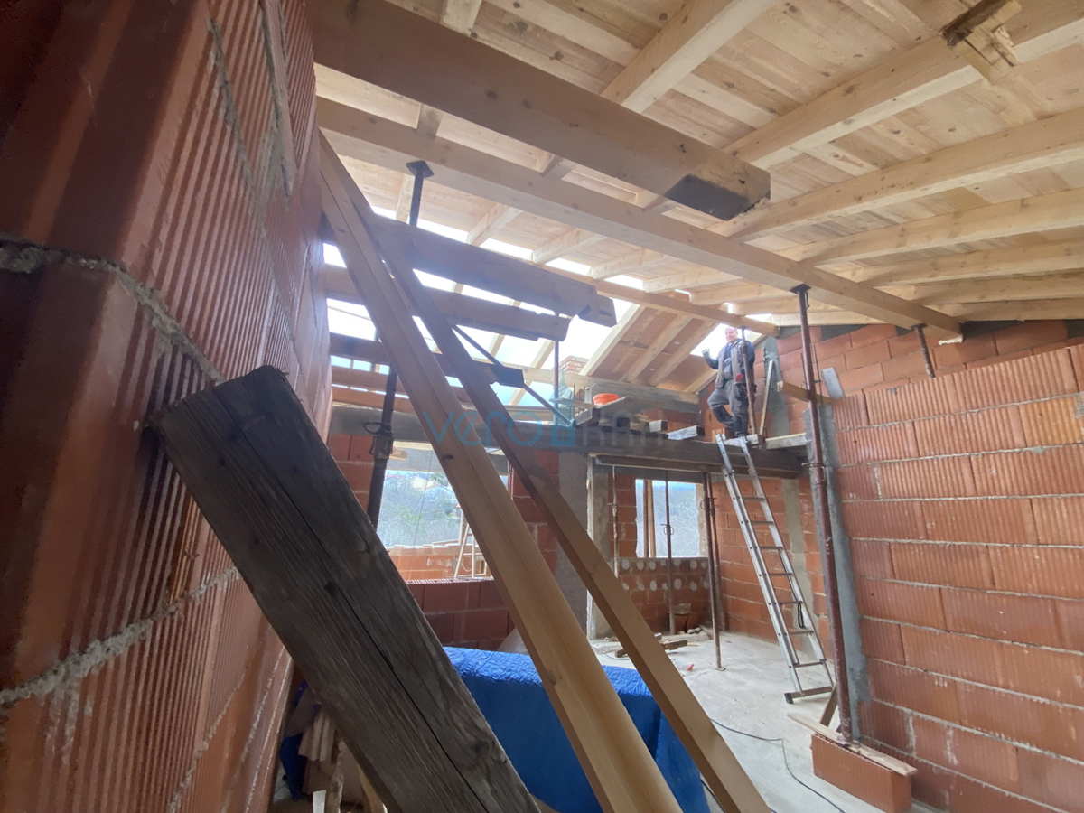 Dobrinj, dintorni, Casa indipendente con piscina e ampio giardino, in vendita