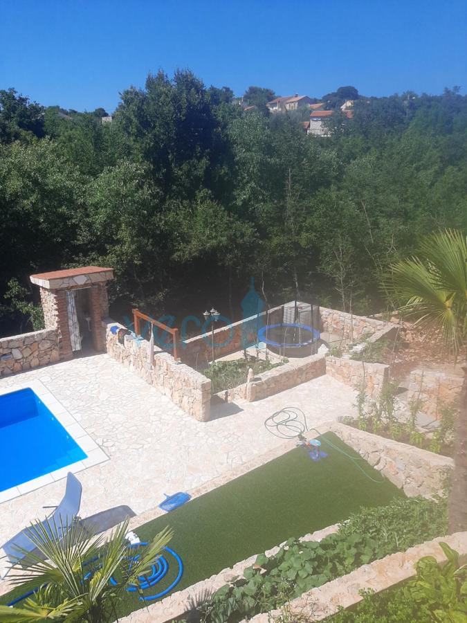 Dobrinj, dintorni, Casa indipendente con piscina e ampio giardino, in vendita