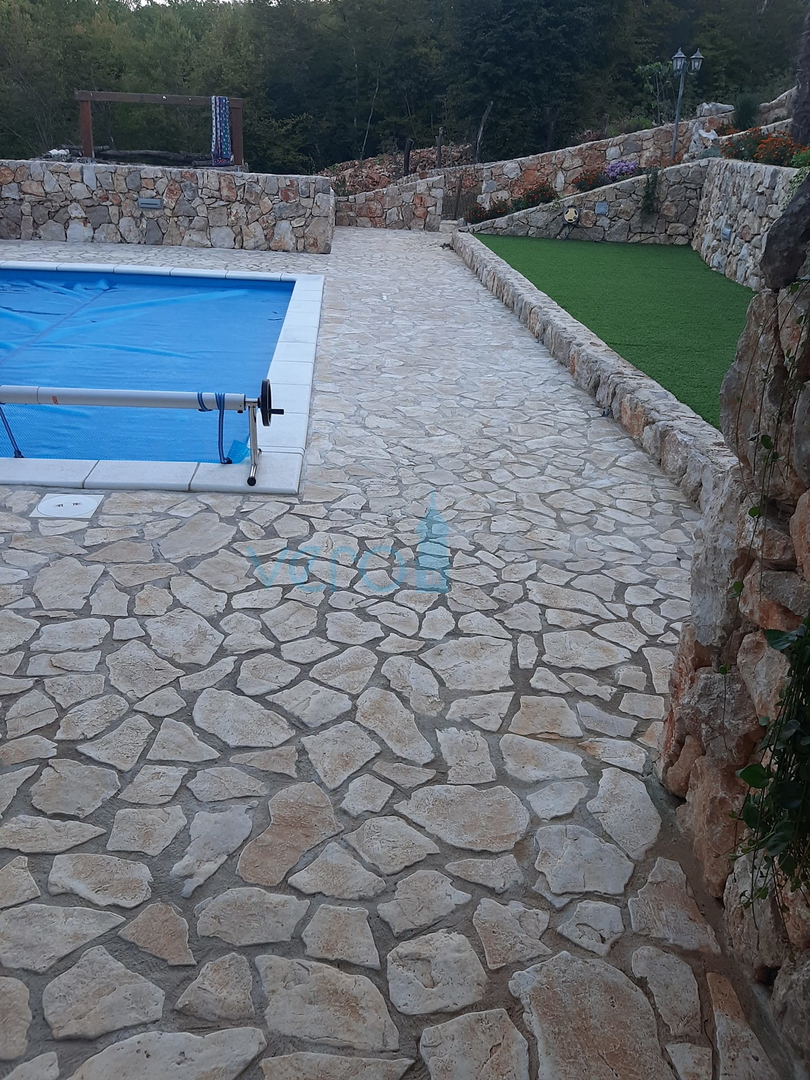Dobrinj, dintorni, Casa indipendente con piscina e ampio giardino, in vendita