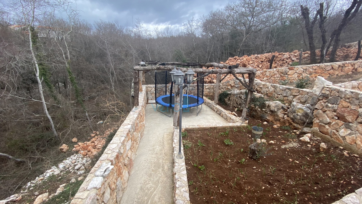 Dobrinj, dintorni, Casa indipendente con piscina e ampio giardino, in vendita