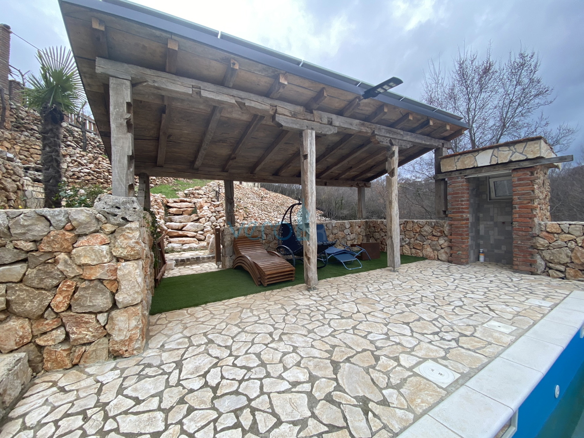 Dobrinj, dintorni, Casa indipendente con piscina e ampio giardino, in vendita