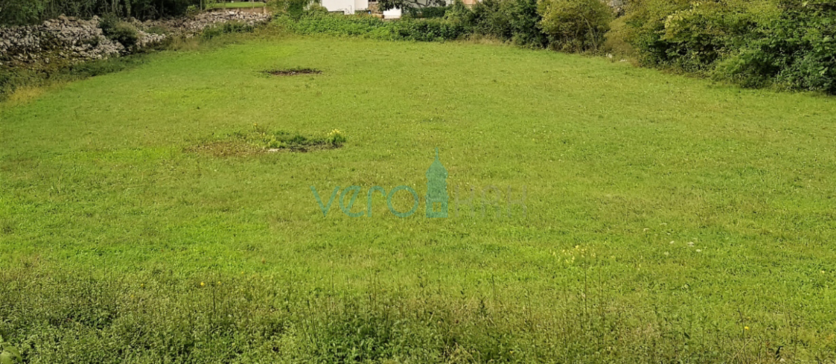 Isola di Krk, Dobrinj, periferia, terreno edificabile di 1722 m2, vendita