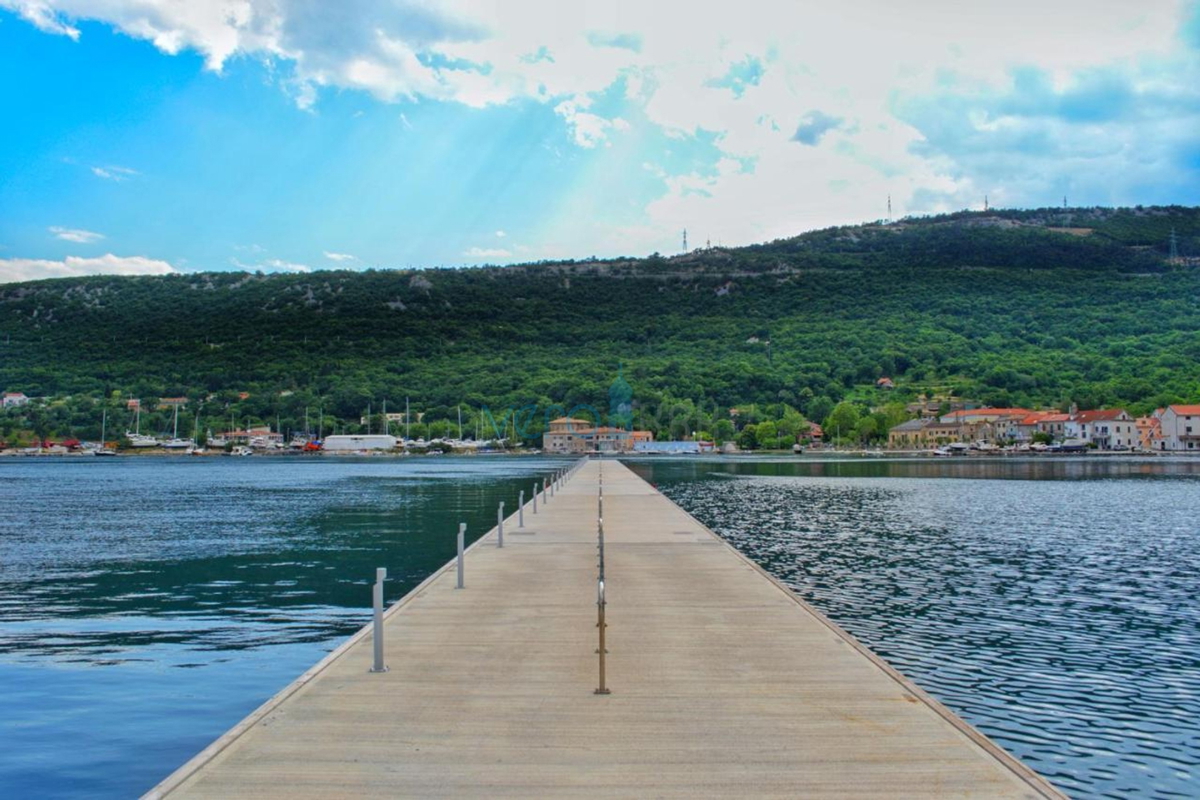 Bakar, ultima della fila, casa vicino al mare, in vendita