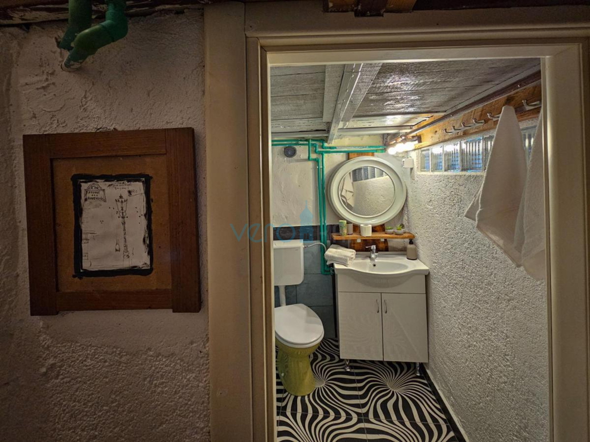 Bakar, ultima della fila, casa vicino al mare, in vendita