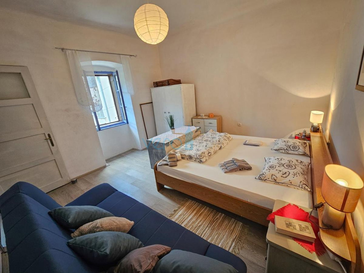 Bakar, ultima della fila, casa vicino al mare, in vendita