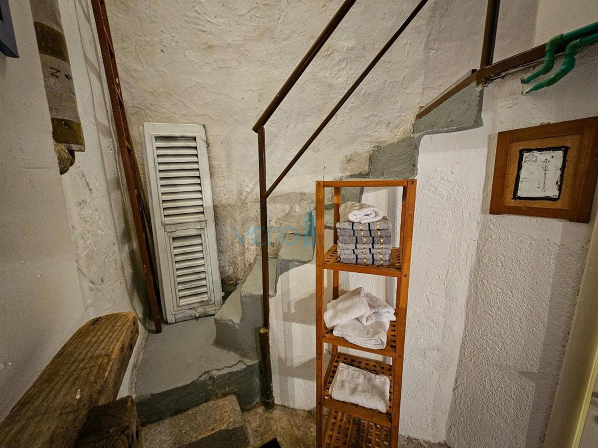 Bakar, ultima della fila, casa vicino al mare, in vendita