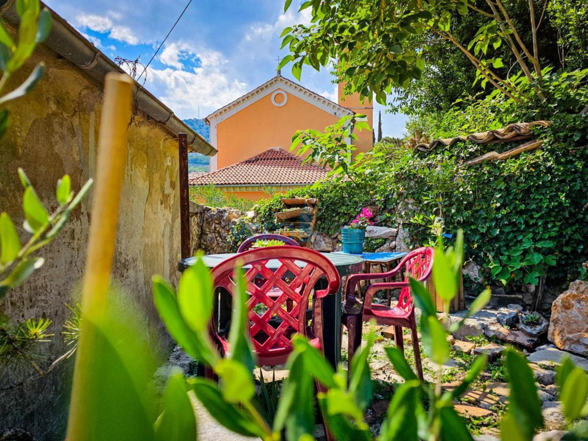 Bakar, ultima della fila, casa vicino al mare, in vendita