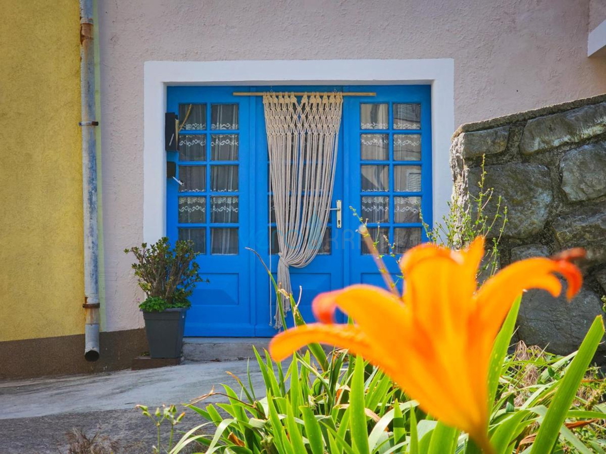 Bakar, ultima della fila, casa vicino al mare, in vendita