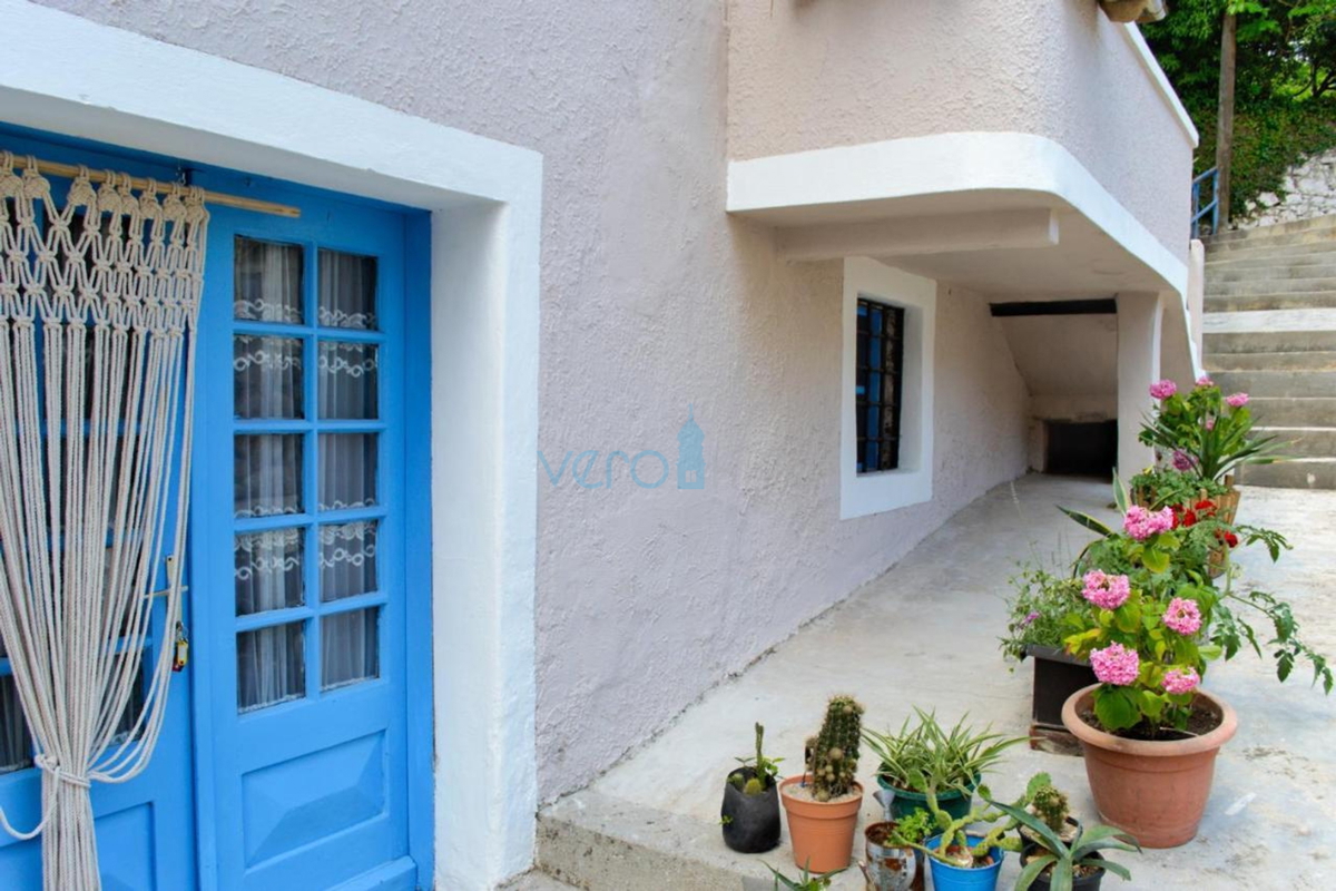 Bakar, ultima della fila, casa vicino al mare, in vendita