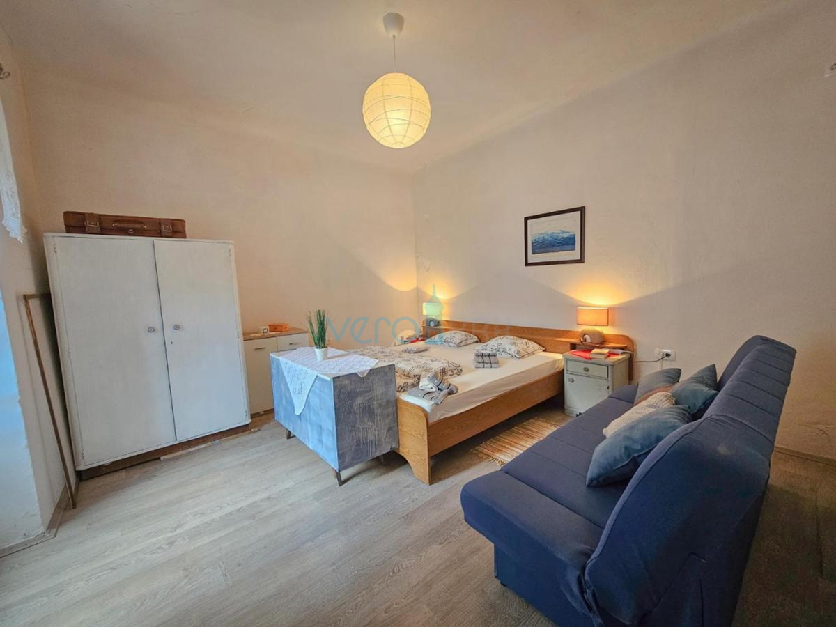 Bakar, ultima della fila, casa vicino al mare, in vendita