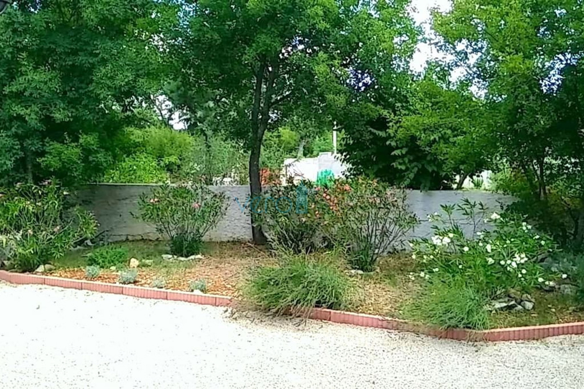 Isola di Krk, Dobrinj, periferia, casa prefabbricata indipendente con giardino