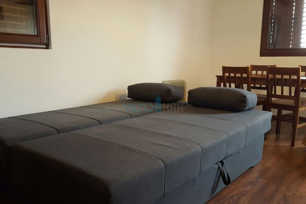 Isola di Krk, Dobrinj, periferia, casa prefabbricata indipendente con giardino