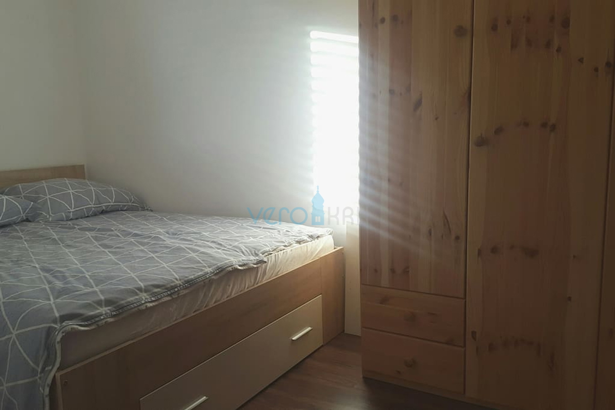 Isola di Krk, Dobrinj, periferia, casa prefabbricata indipendente con giardino