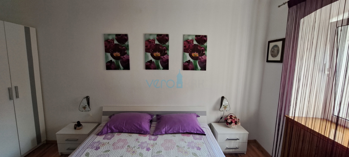 Omišalj, centro, casa a schiera in pietra 130 m2, terrazza, parcheggio, vendita