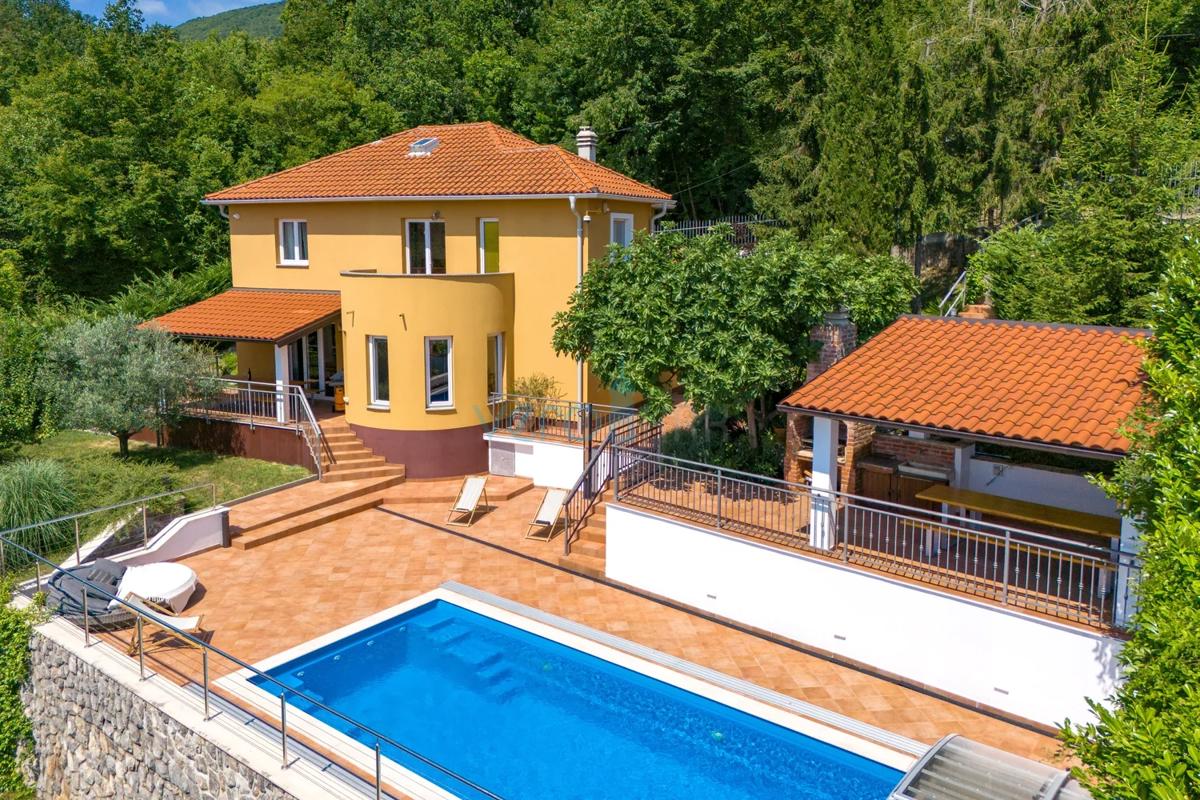 Opatija, periferia, casa vacanze confortevole con vista mare splendida, in vendita