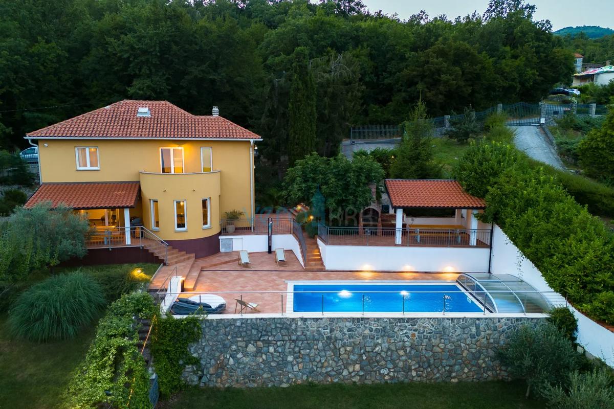 Opatija, periferia, casa vacanze confortevole con vista mare splendida, in vendita