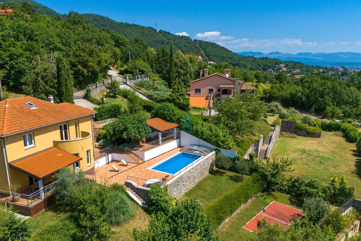 Opatija, periferia, casa vacanze confortevole con vista mare splendida, in vendita