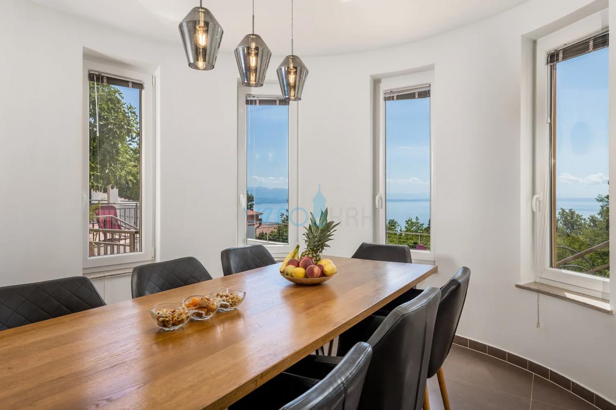 Opatija, periferia, casa vacanze confortevole con vista mare splendida, in vendita