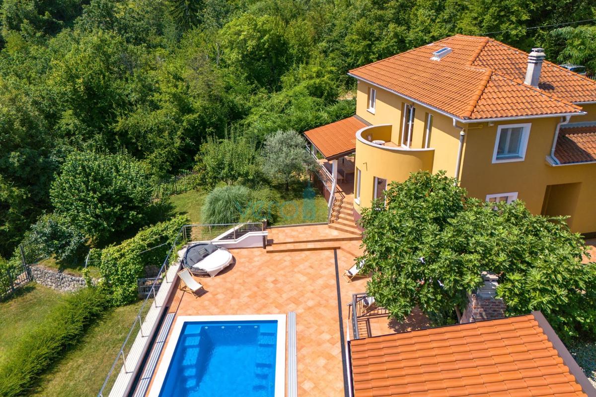 Opatija, periferia, casa vacanze confortevole con vista mare splendida, in vendita