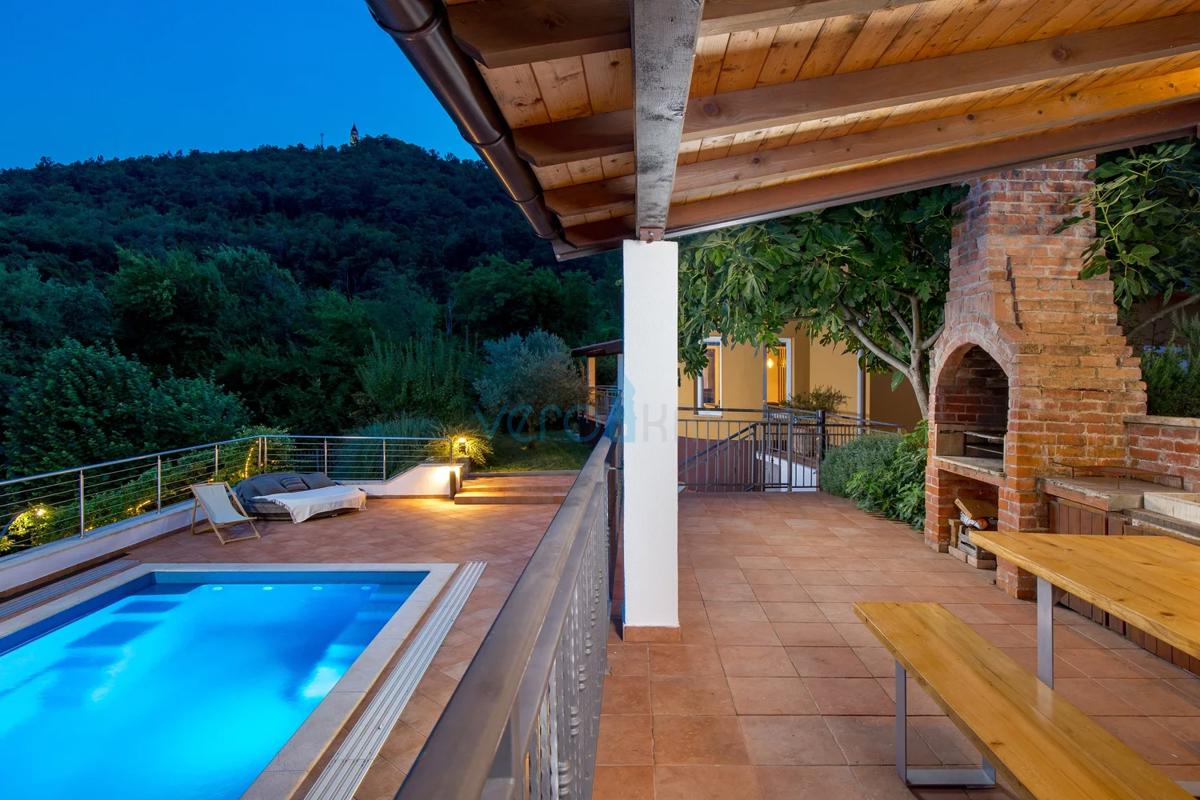 Opatija, periferia, casa vacanze confortevole con vista mare splendida, in vendita