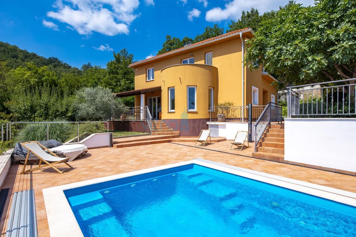 Opatija, periferia, casa vacanze confortevole con vista mare splendida, in vendita