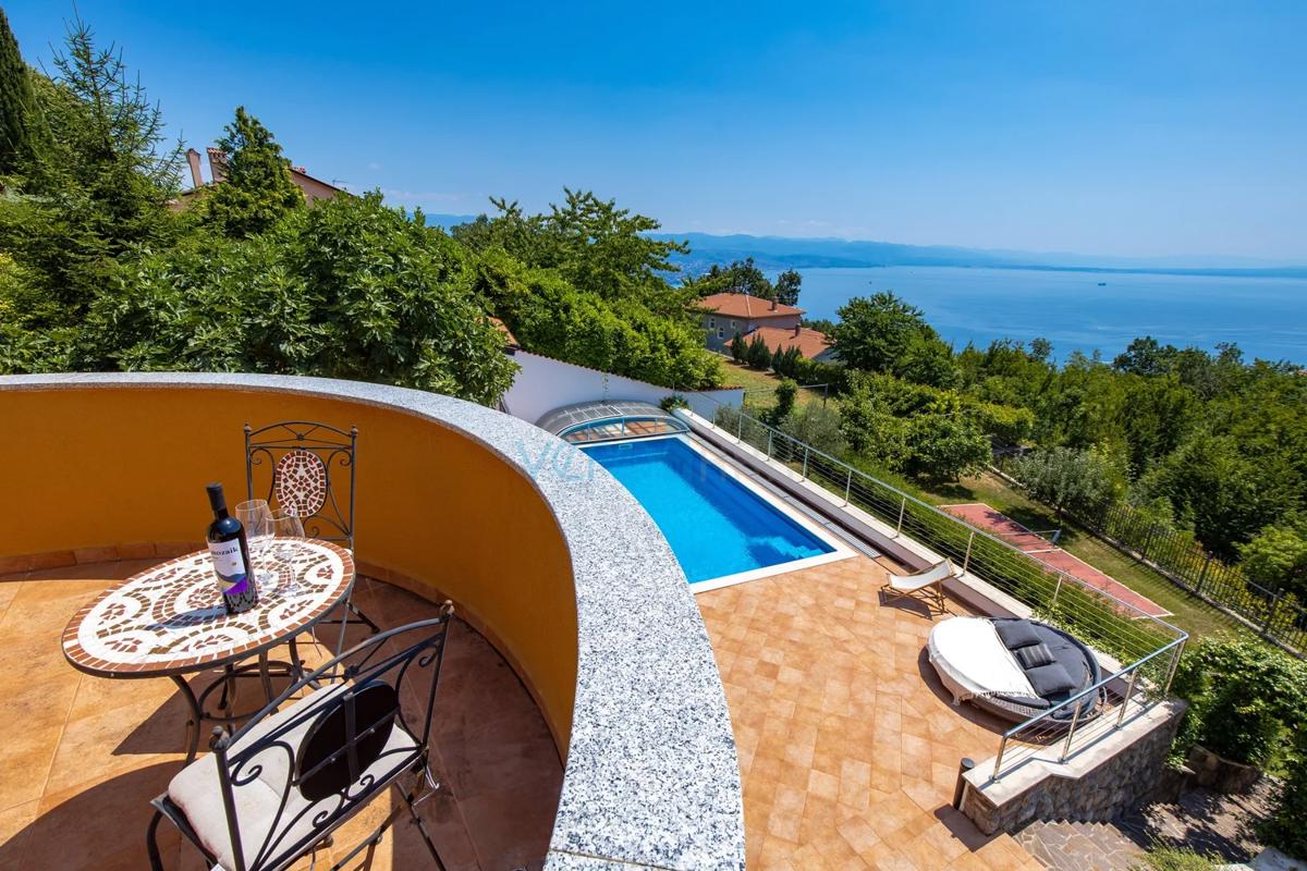 Opatija, periferia, casa vacanze confortevole con vista mare splendida, in vendita