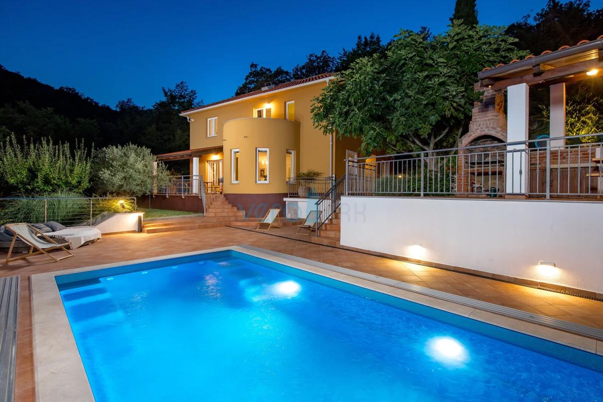 Opatija, periferia, casa vacanze confortevole con vista mare splendida, in vendita