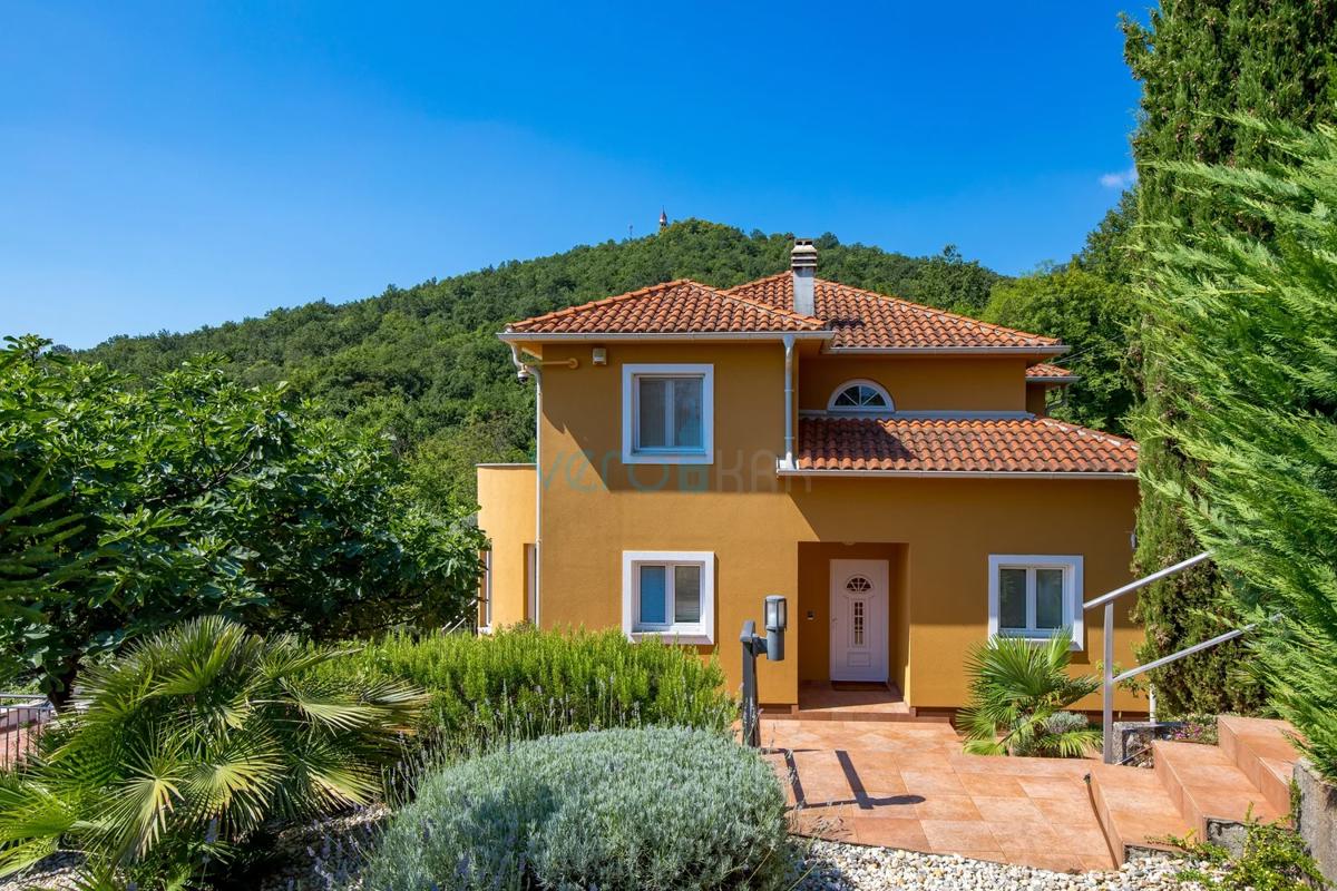 Opatija, periferia, casa vacanze confortevole con vista mare splendida, in vendita
