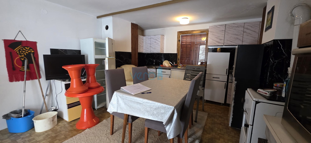 Gorski kotar, Vrbovsko, casa indipendente con 3 appartamenti, giardino, vendita