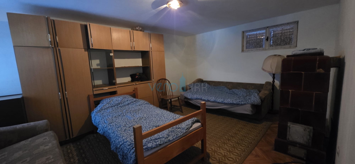 Gorski kotar, Vrbovsko, casa indipendente con 3 appartamenti, giardino, vendita