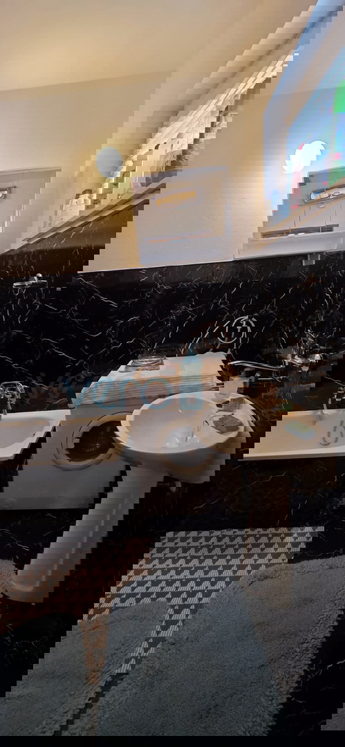 Gorski kotar, Vrbovsko, casa indipendente con 3 appartamenti, giardino, vendita