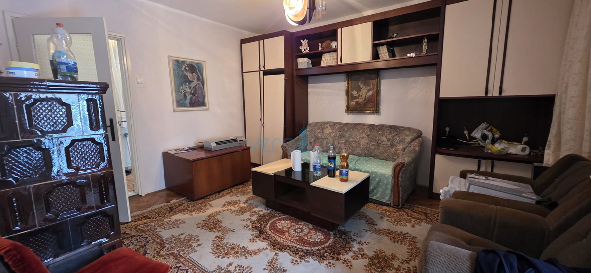 Gorski kotar, Vrbovsko, casa indipendente con 3 appartamenti, giardino, vendita