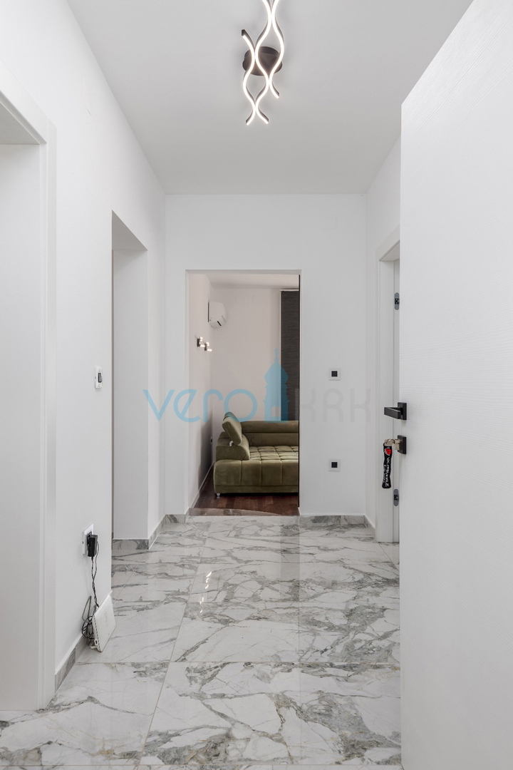 Rijeka, ovest, villa indipendente su terreno di 1500m2, in vendita