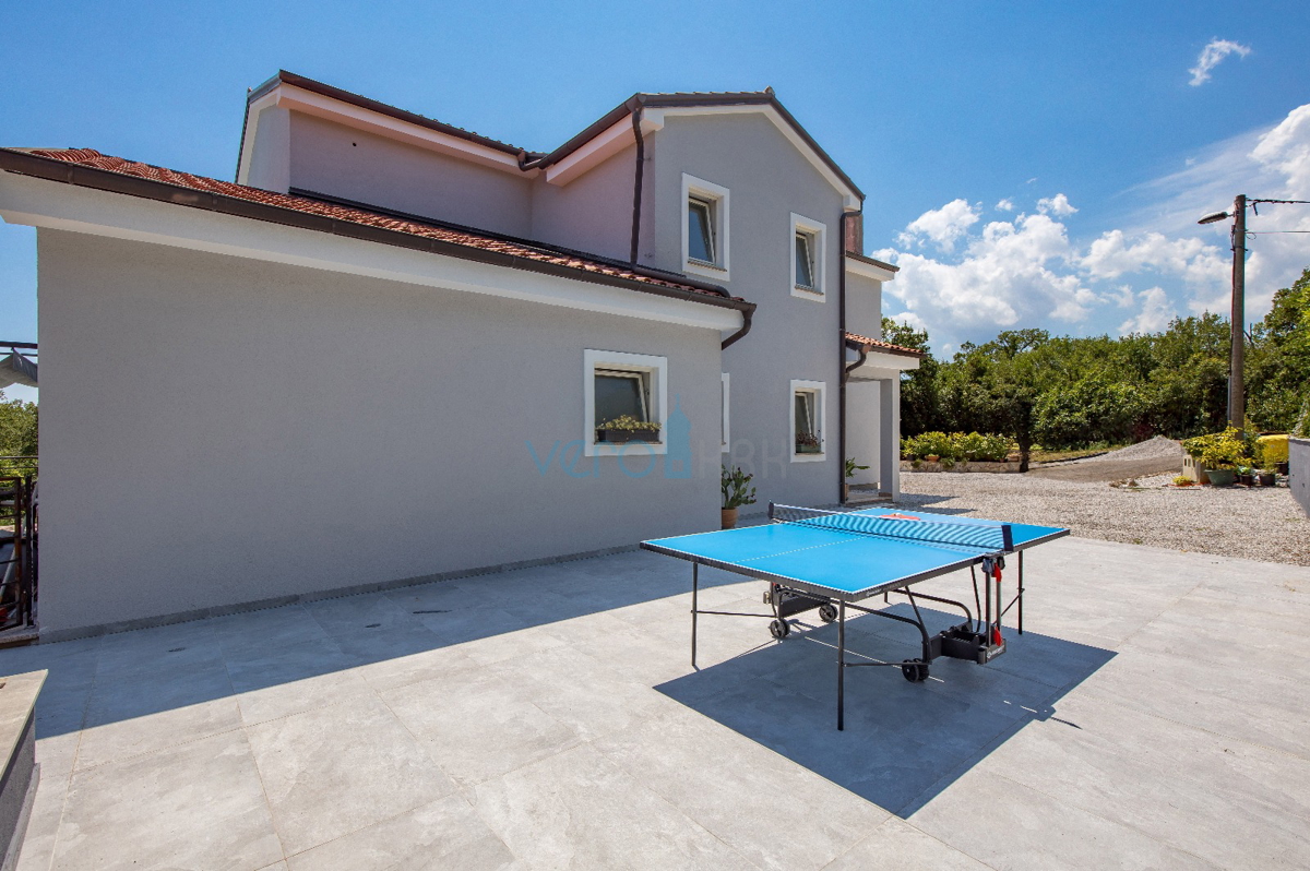 Rijeka, ovest, villa indipendente su terreno di 1500m2, in vendita