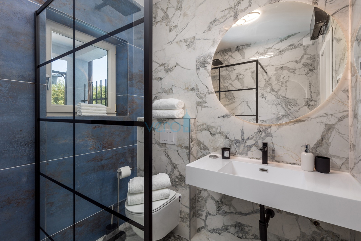 Rijeka, ovest, villa indipendente su terreno di 1500m2, in vendita