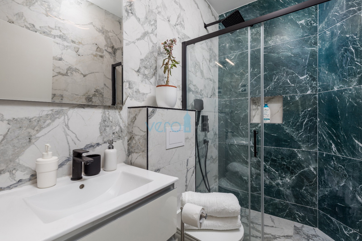 Rijeka, ovest, villa indipendente su terreno di 1500m2, in vendita