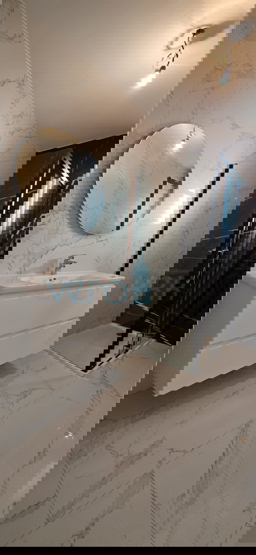 Istra, Novigrad, appartamento di lusso 124 m2, piano terra, nuova costruzione, piscina, vista, giardino, vendita