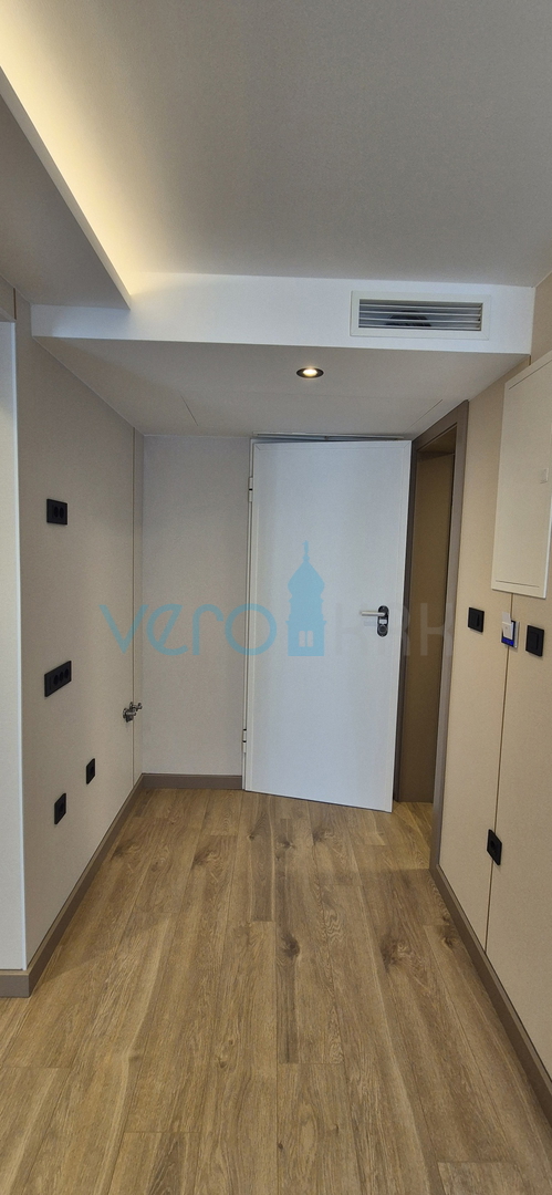 Crikvenica, nuova costruzione, moderno appartamento monolocale di 29 m2 al secondo piano, ascensore, vendita