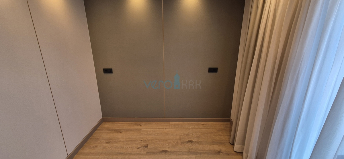 Crikvenica, nuova costruzione, moderno appartamento monolocale di 29 m2 al secondo piano, ascensore, vendita