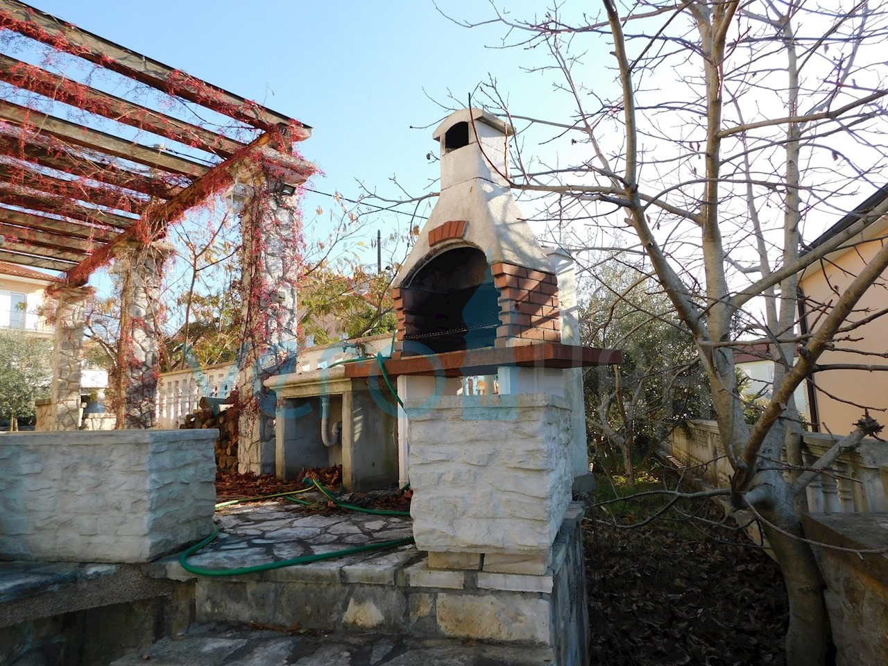 Malinska, appartamento duplex con giardino e vista panoramica sul mare