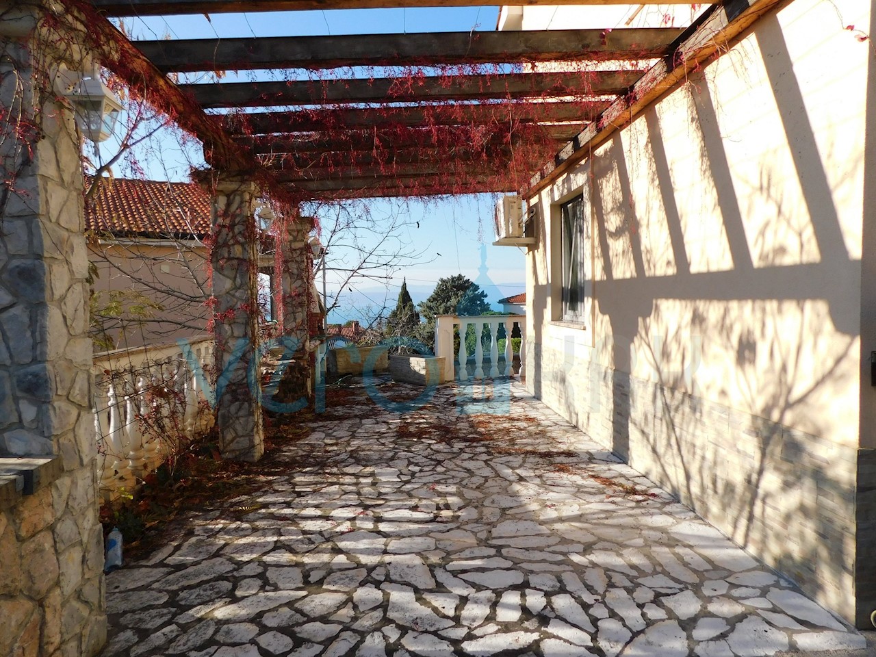 Malinska, appartamento duplex con giardino e vista panoramica sul mare