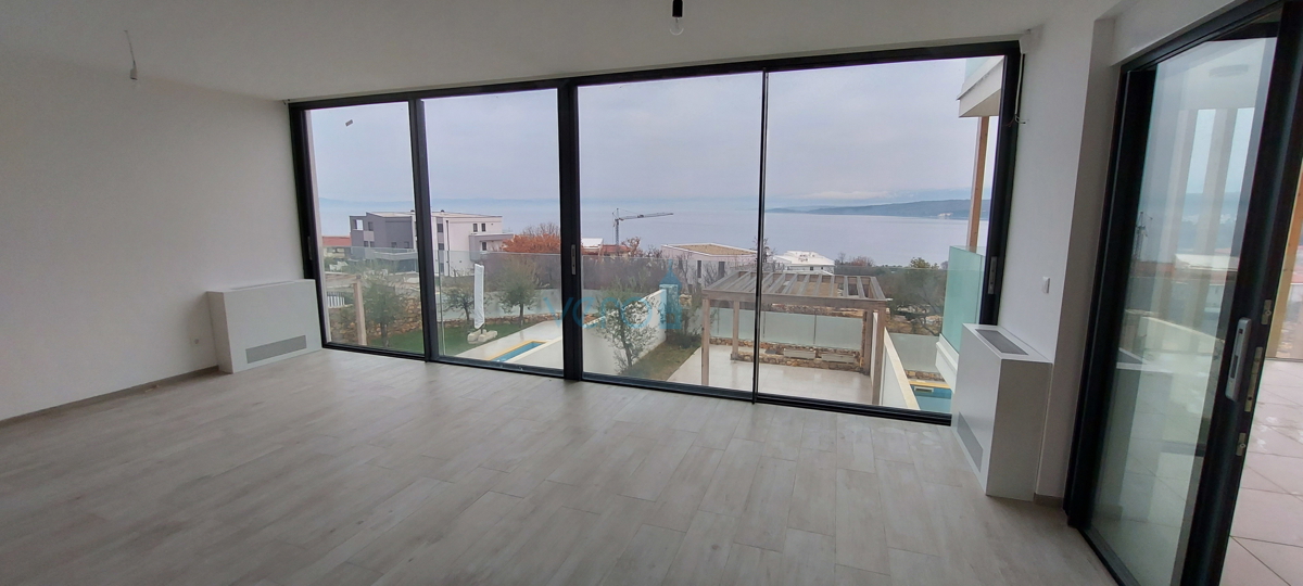 Malinska, periferia, attico di lusso con splendida vista panoramica sul mare