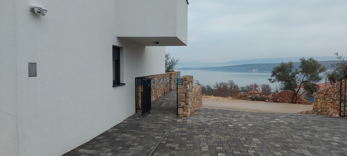 Malinska, periferia, attico di lusso con splendida vista panoramica sul mare