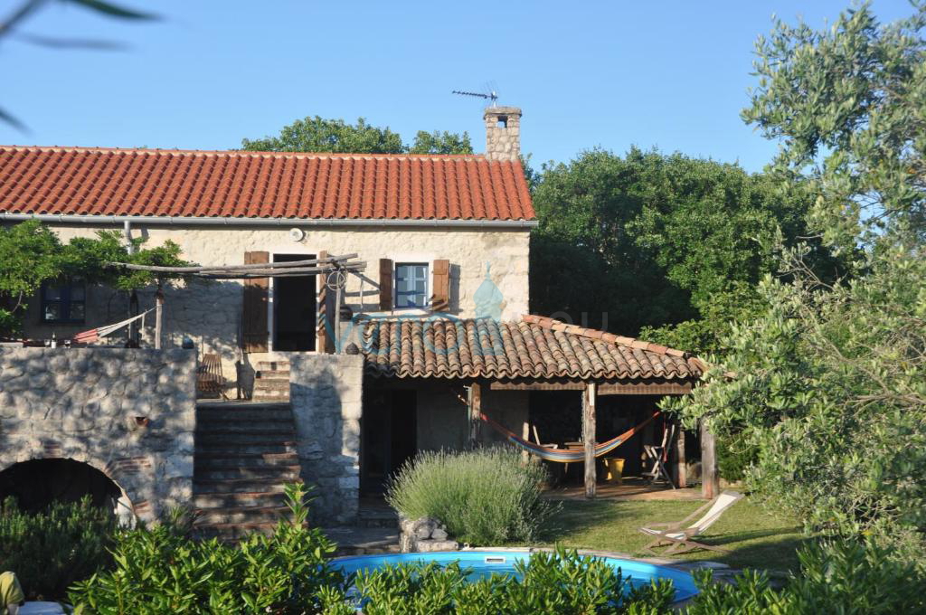 Dobrinj, dintorni, casa indipendente in pietra con piscina e giardino