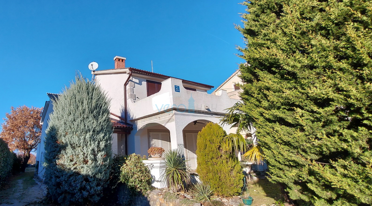 Città di Krk, area circostante, casa indipendente con 5 appartamenti e vista mare