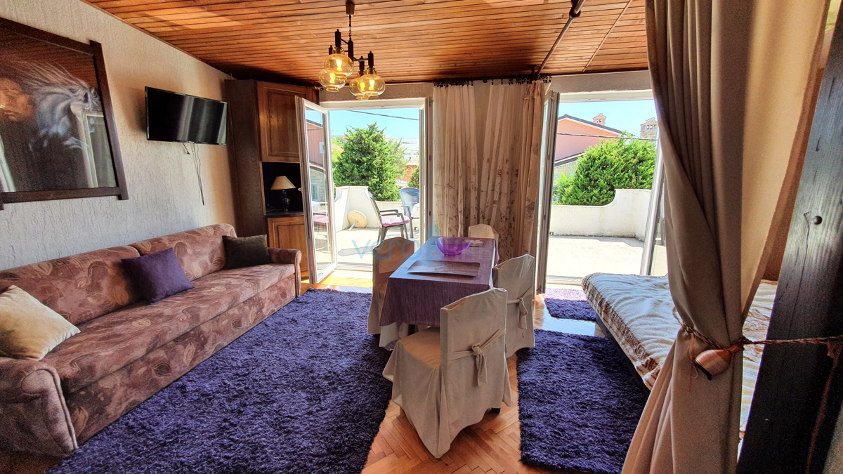 Città di Krk, area circostante, casa indipendente con 5 appartamenti e vista mare