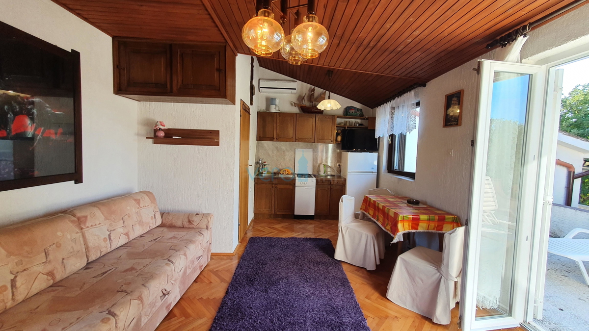 Città di Krk, area circostante, casa indipendente con 5 appartamenti e vista mare