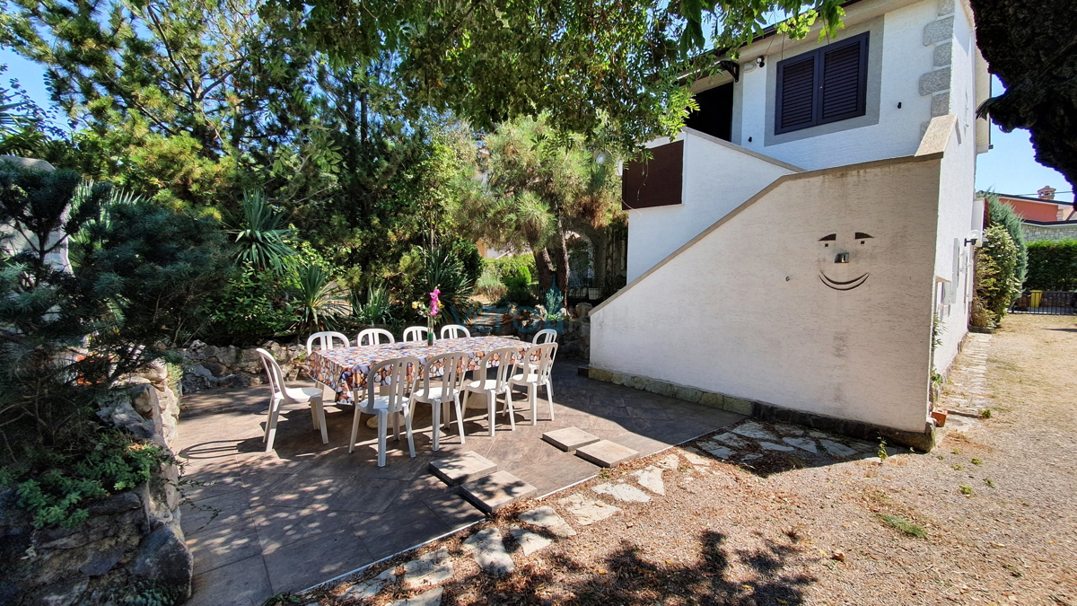 Città di Krk, area circostante, casa indipendente con 5 appartamenti e vista mare